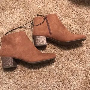 NEW NEVER WORN CAMEL BOOTIES WITH GLITTER HEEL